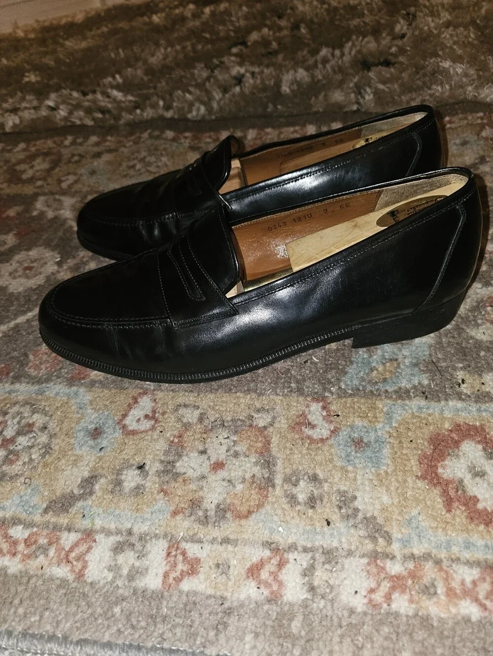 SALVATORE FERRAGAMO Gorgeous Smooth Black Leather Slipons Loafers 9EE VERY NICE!